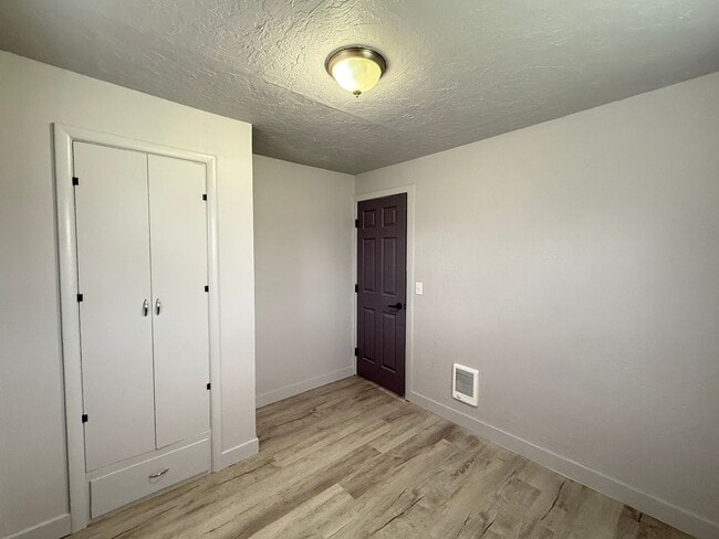 Building Photo - Freshly Updated Thurston Home!