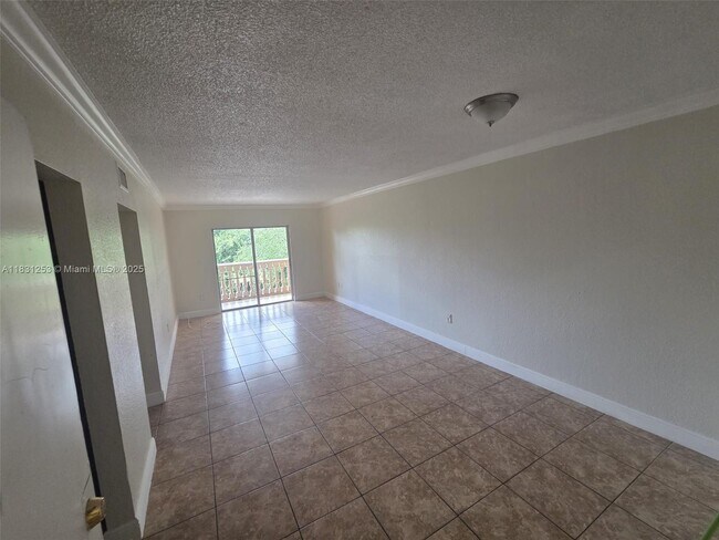 Building Photo - 575 W 69th St
