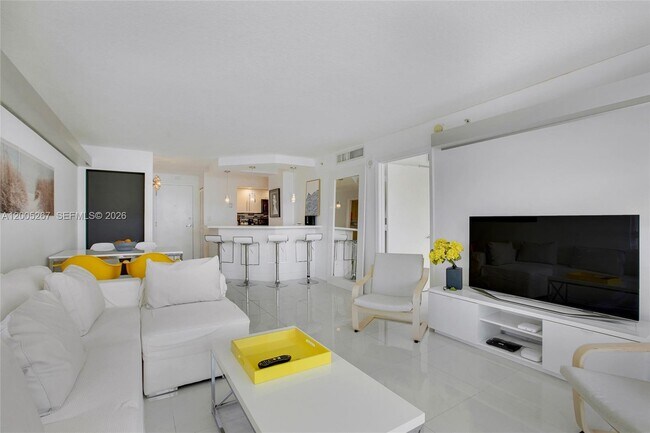 Building Photo - 6917 Collins Ave