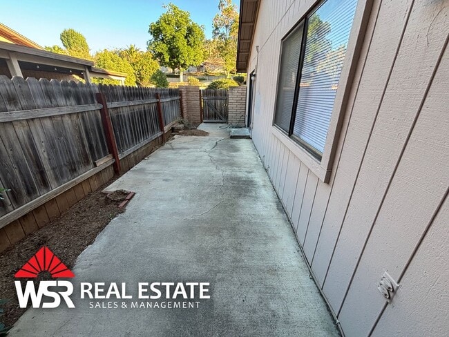 Building Photo - Clean 3 Bedroom Riverside Home Near Poly High and Victoria Ave with HOA Pool and 2-Car Garage