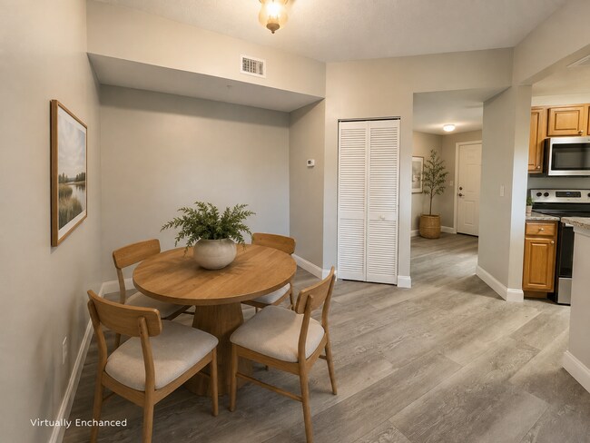Building Photo - 2 BR / 2 BA Las Palmas Condo!