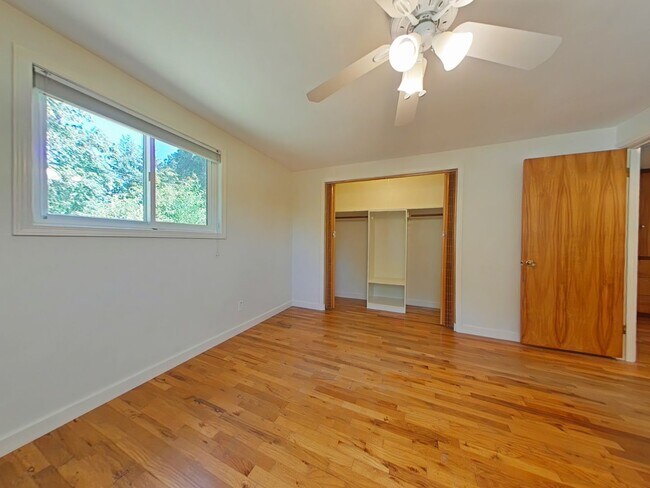 Building Photo - 2 Bedroom House ~ Albany ~ Pet Friendly
