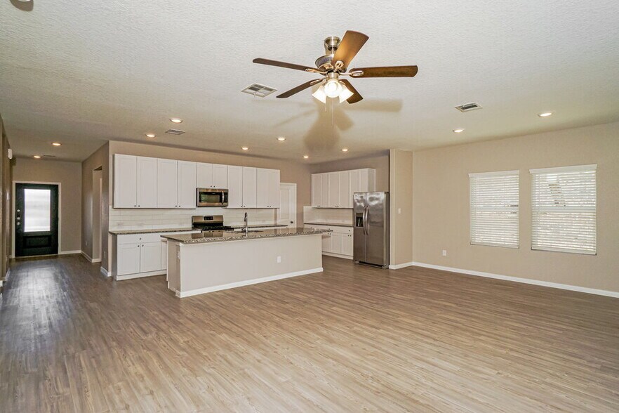 Building Photo - 15035 Nettleton Ml