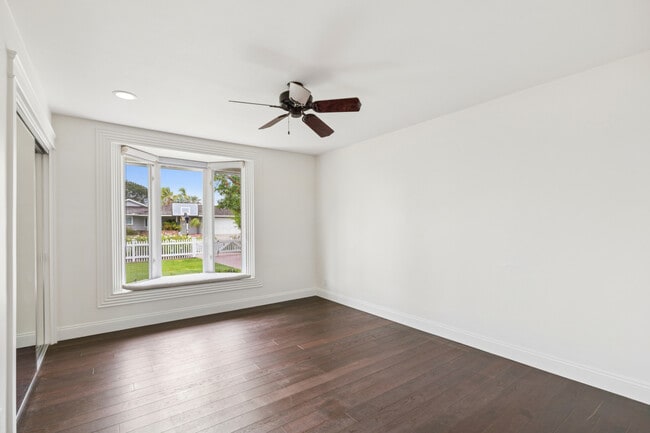 Building Photo - 1915 Windward Ln