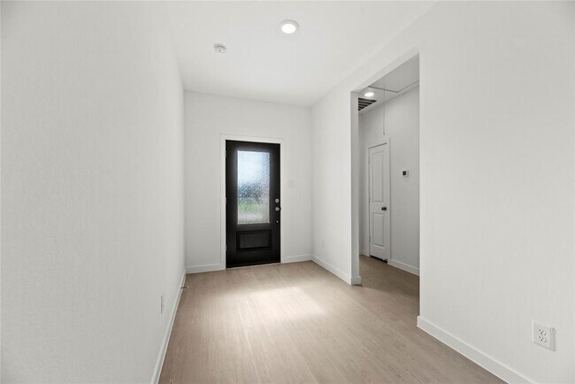 Building Photo - 16515 Mesquite Fld Dr