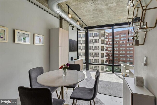 Building Photo - 1133 14th St NW
