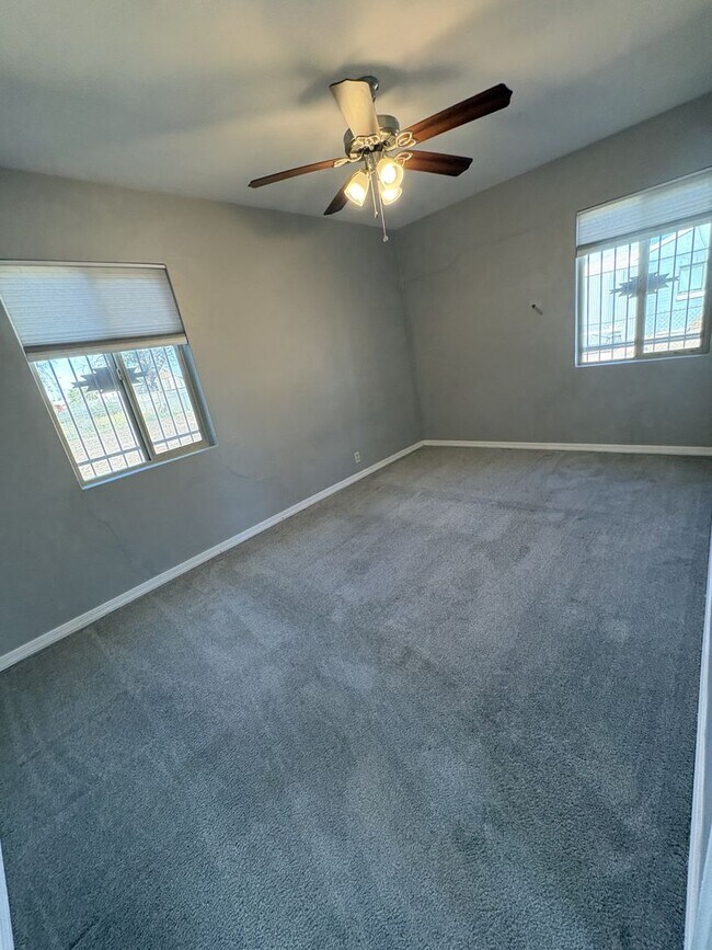 Building Photo - Central Tucson, close to University of Arizona and more!!!