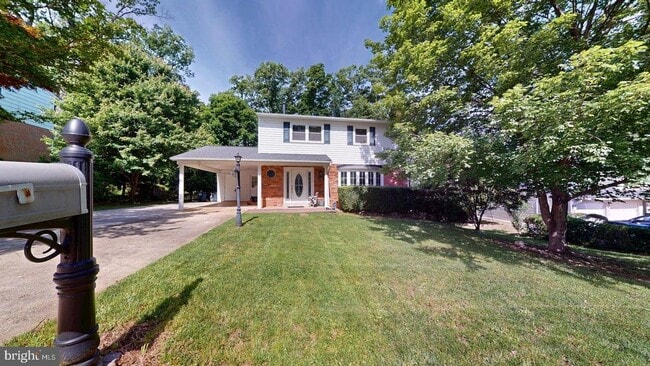 Building Photo - 6602 Greenview Ln