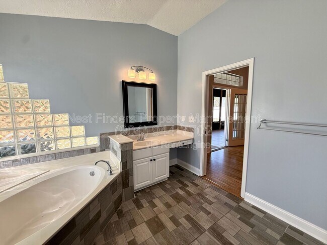 Building Photo - 11304 Landing Estates Dr