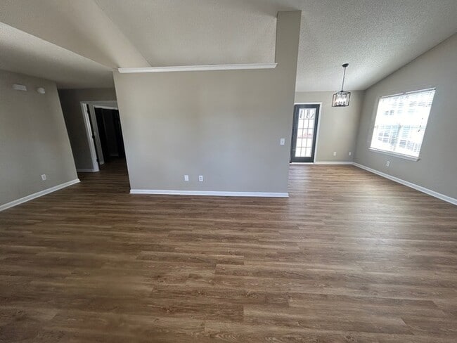 Building Photo - 25 Oak Lake Ct