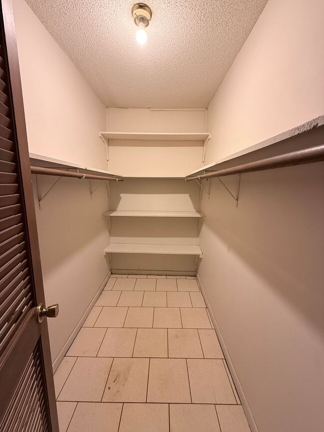 Building Photo - Home for Rent