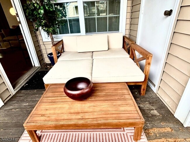 Building Photo - 702 Pinehurst Ct