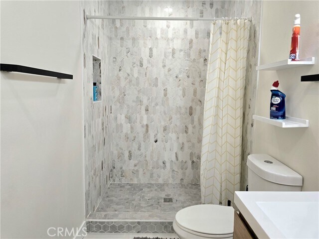 Building Photo - 1225 W 41st St