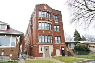 Building Photo - 7651-7653 S Loomis Blvd