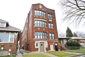 Building Photo - 7653 S Loomis