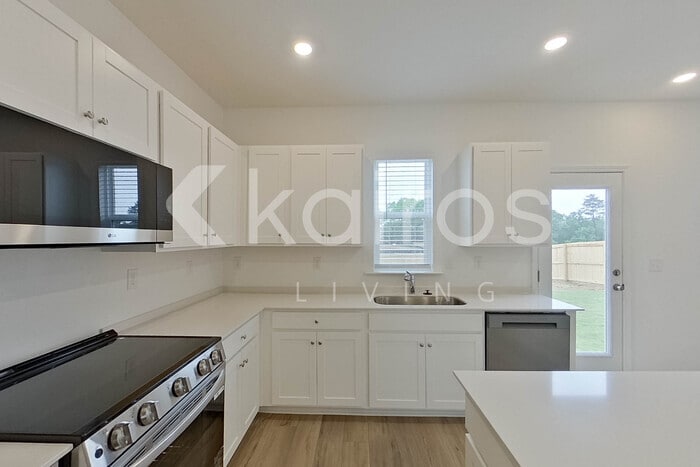 Building Photo - 114 Silver Maple Ln