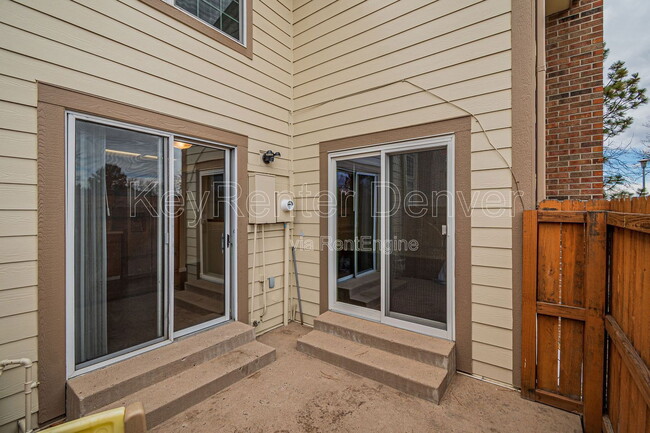 Building Photo - 14129 E Warren Pl