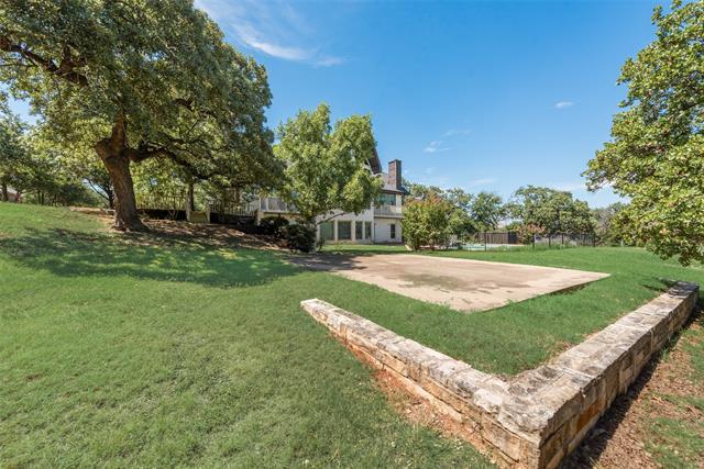 Building Photo - 3733 Oakwood Dr