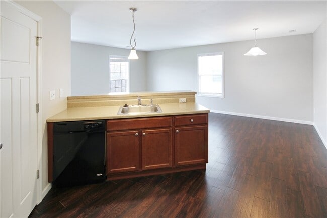 Building Photo - 323 Stonewall Creek Dr