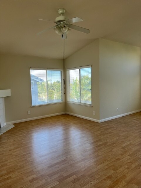 Building Photo - 417 Powell Dr