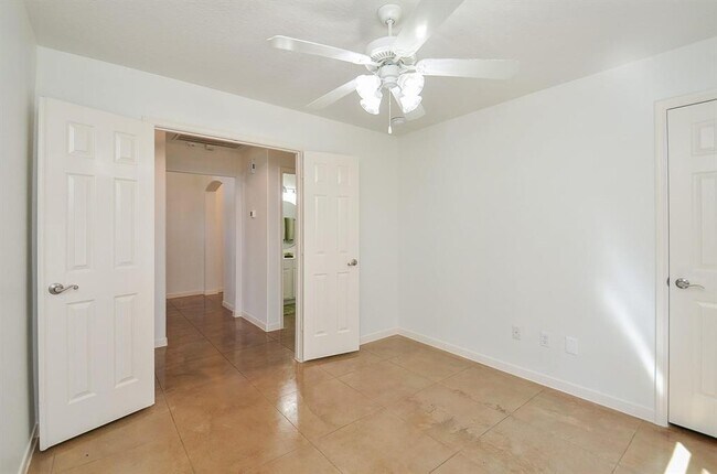Building Photo - 17722 Meadow Crossing Ln