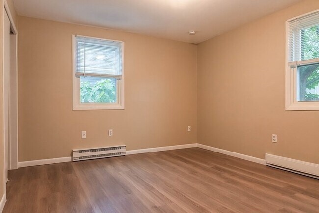 Building Photo - 144 Blanchard Rd