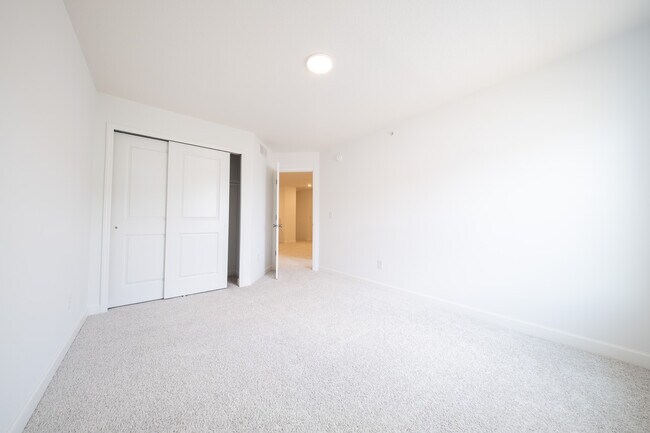 Building Photo - 15004 Ahena Curv