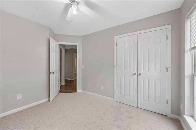 Building Photo - 6375 Seymour Pl NW
