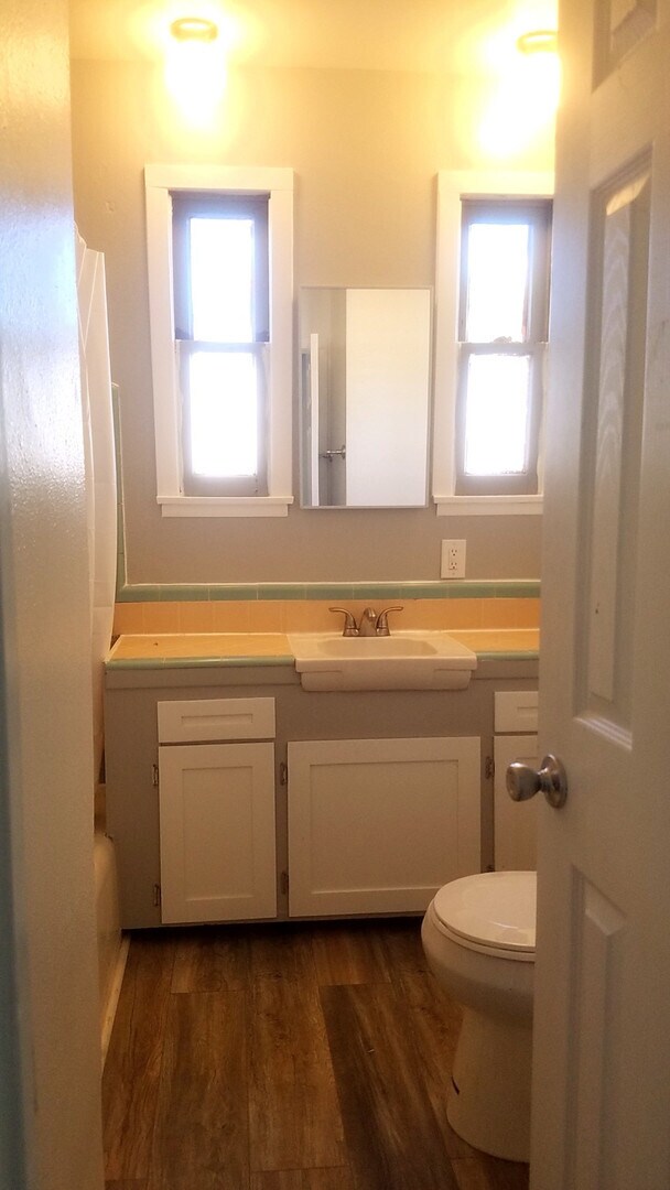 Building Photo - 3 Bedroom House in Garden Grove
