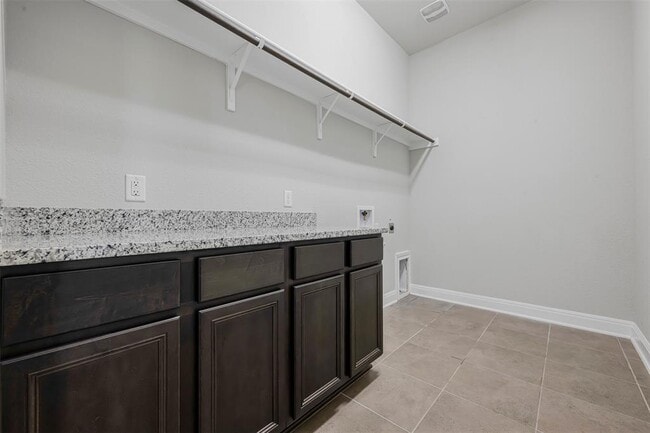 Building Photo - 4620 Katherine Dr