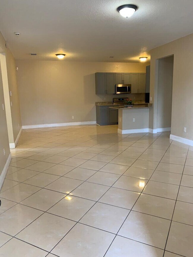 Building Photo - 3549 Forest Hill Blvd