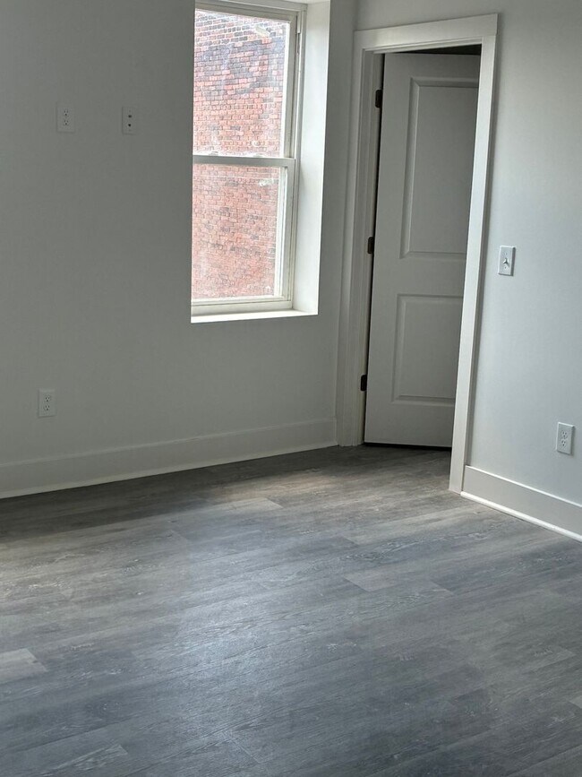 Building Photo - 1539 Lowrie St