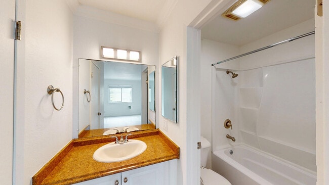 Building Photo - 521 Alameda del Prado