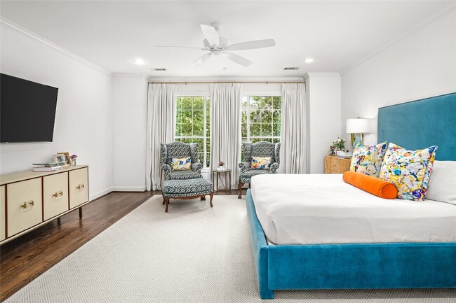 Building Photo - 5527 Briar Dr