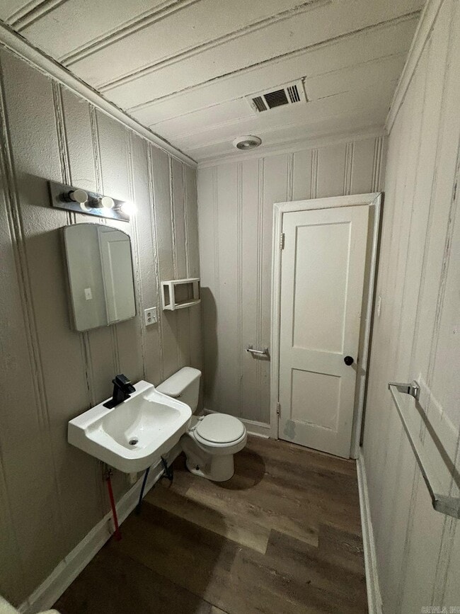 Building Photo - 124 College Park Cir