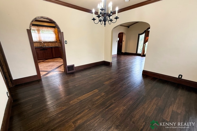 Building Photo - Charming Victorian 3 Bedroom Home in Colma