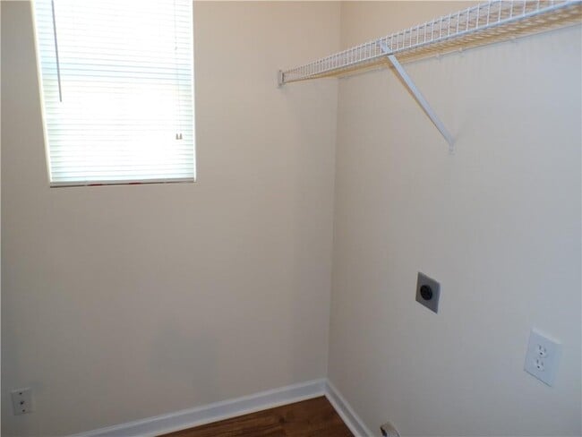 Building Photo - 38 Middlebrook Dr