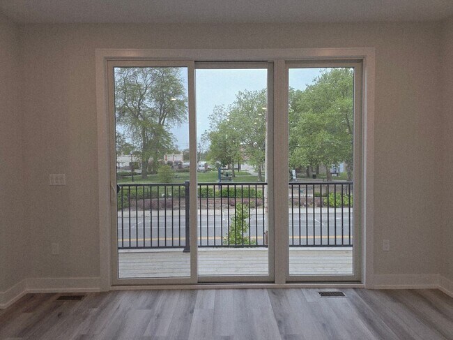 Building Photo - 3618 Trumbull