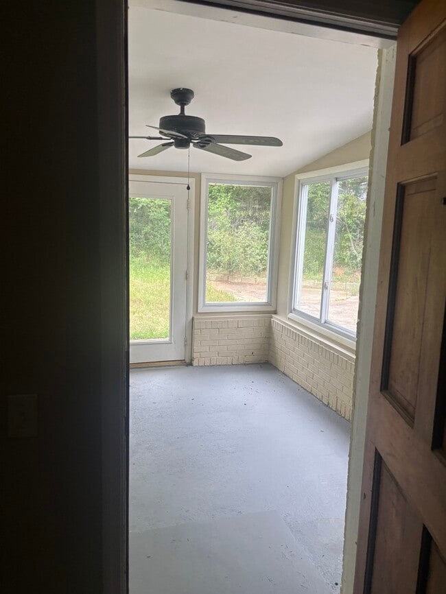 Building Photo - 514 Weed Dr