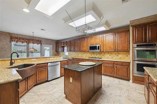 Building Photo - 1805 Southwicke Dr