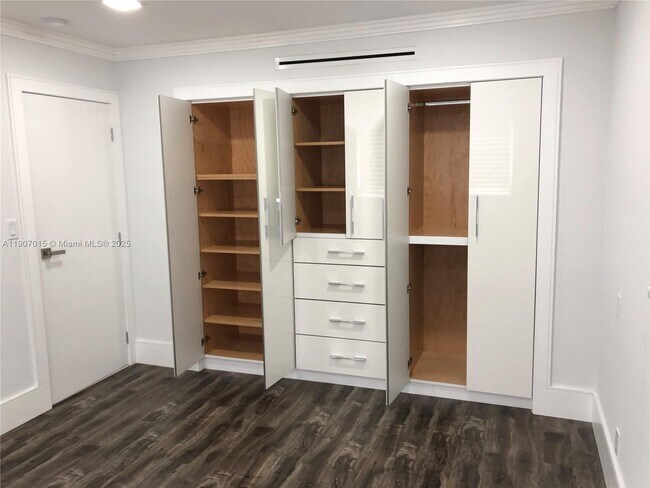 Building Photo - 710 N K St