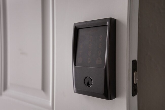 Building Photo - 3 BED 2 BATH BEAUTIFUL SINGLE FAMILY HOME!