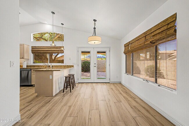 Building Photo - 3905 E Rockwood Dr