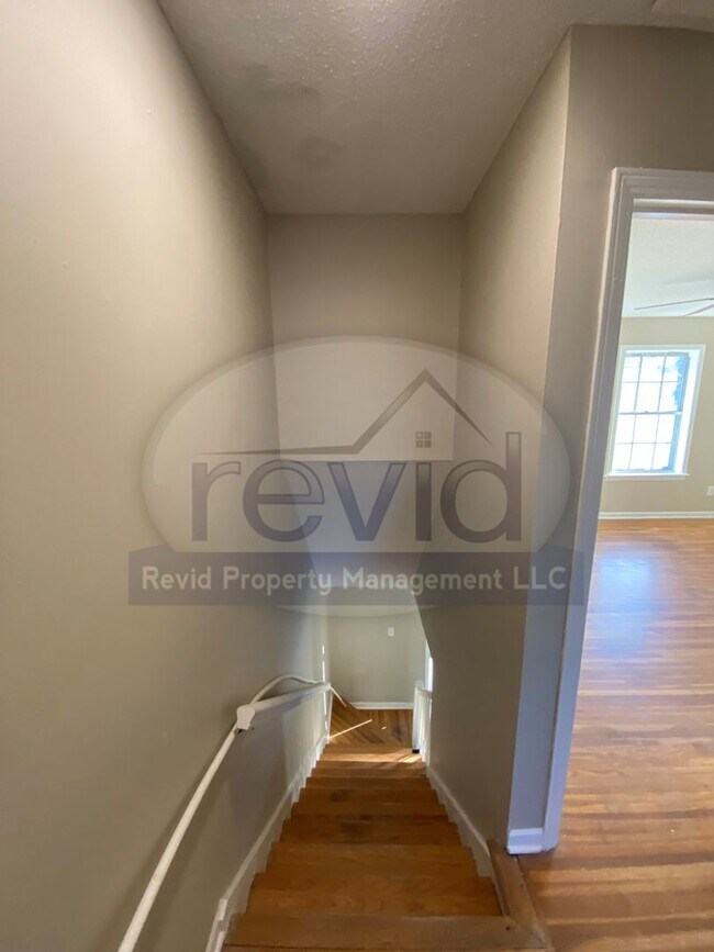 Building Photo - 3414 Carnes Ave