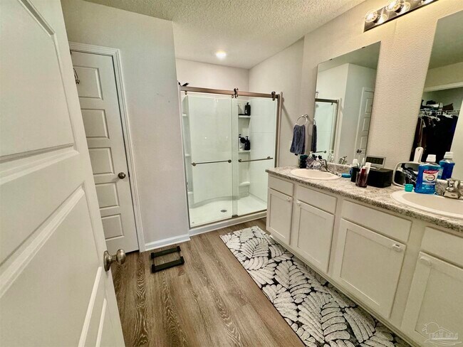 Building Photo - 914 Lovebird Ct