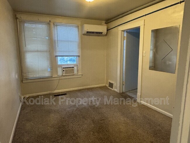 Building Photo - 356 S 900 E