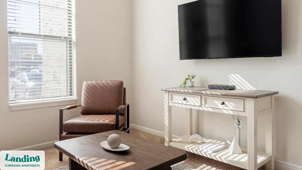 Building Photo - 4050 W Pine Blvd