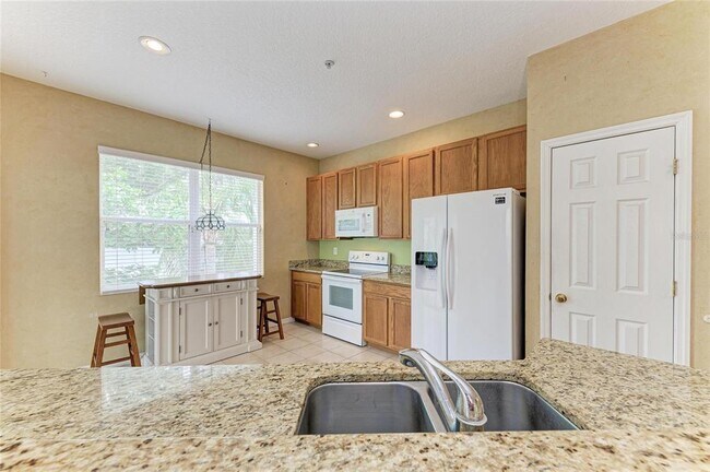 Building Photo - 3931 Yellowstone Cir