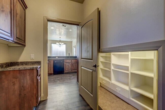 Building Photo - Beautifully Designed 5 Bedroom Home in Was...