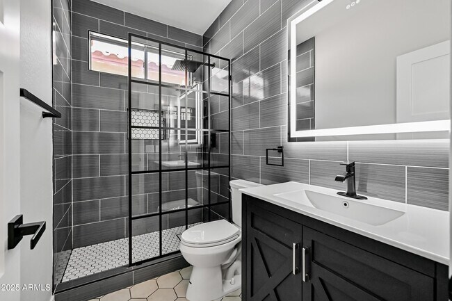 Building Photo - 2426 W Horsetail Trail